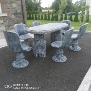Oval Table with 6 Classic Seats
