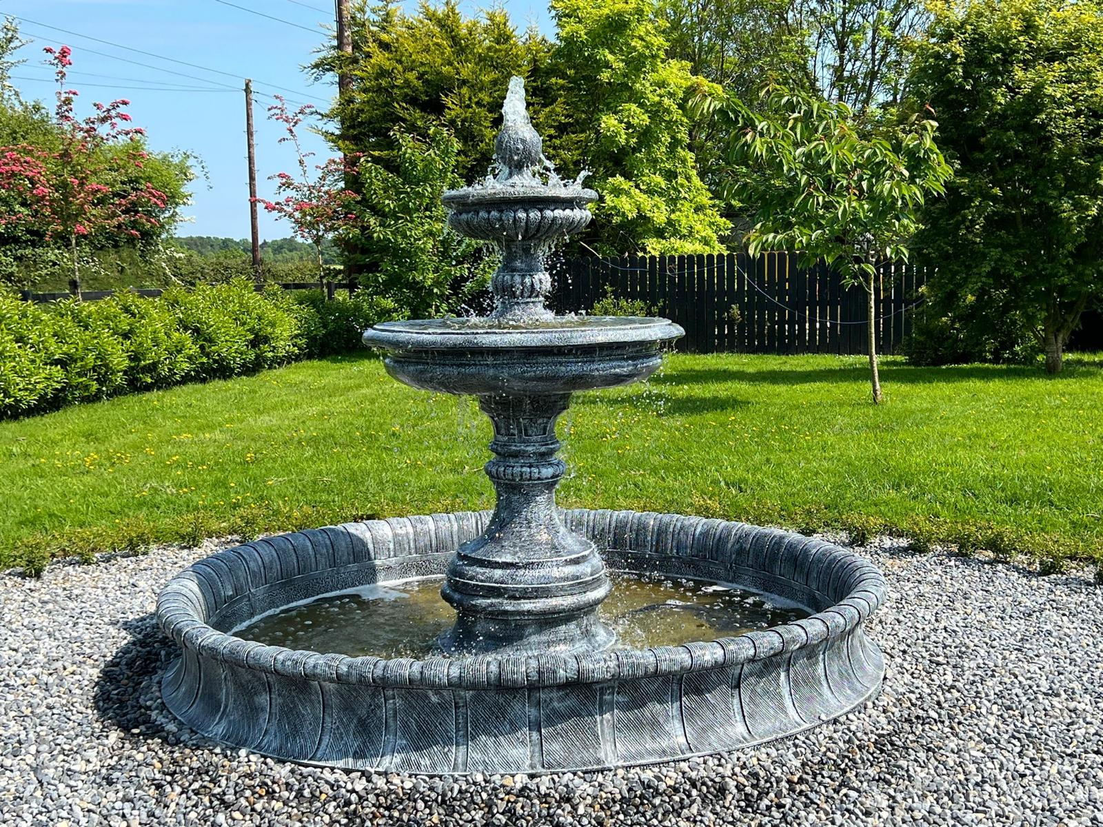 8ft Diameter Two Tier Fountain With Surround